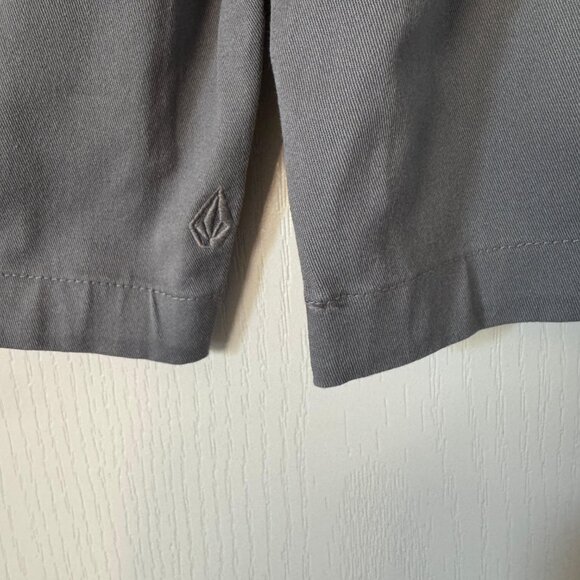 Volcom Men’s Vmonty Stretch Chino Shorts – Light Gray – Size 34 – NWT 🩳✨ - Picture 4 of 11